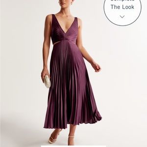 The A&F Giselle Pleated Cutout Maxi Dress in Burgundy